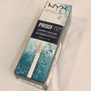 ✋🏼425 NYX Poof It waterproof brow primer